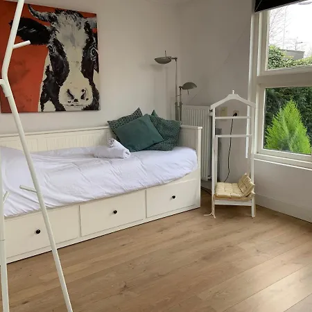 Spacious And Modern *